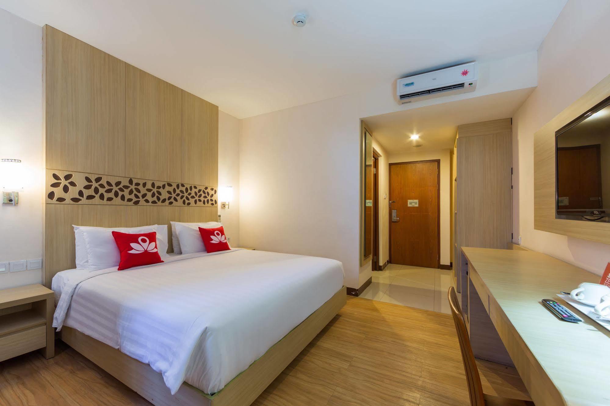 Zen Rooms Kuta Tuban Suites Dış mekan fotoğraf