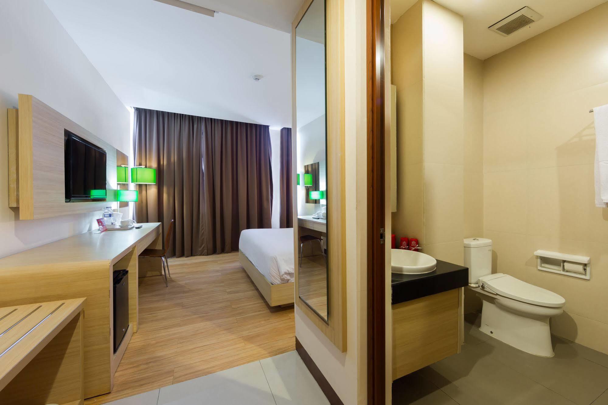 Zen Rooms Kuta Tuban Suites Dış mekan fotoğraf